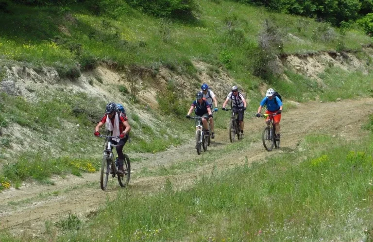 Trasee de Mountain Bike în Maramureș: Aventură, Natură și Adrenalină Trasee de Mountain Bike în Maramureș